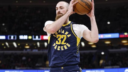 西亚卡姆25分汤普森24分 亚布塞莱20分步行者胜公牛