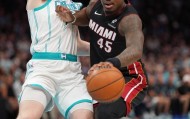 就你叫三分王？克努佩尔半场三分5中0 欢迎来真正的NBA