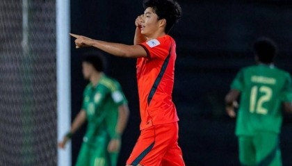 8.29日：16岁泰山中场启程法甲试训！夏季连战阿森纳河床梯队，球商高但对抗弱