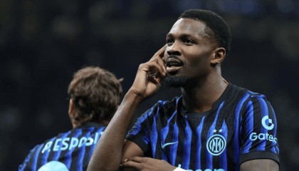 3-0横扫！意甲领头羊踢疯了，领先那不勒斯12分，甩开米兰15分