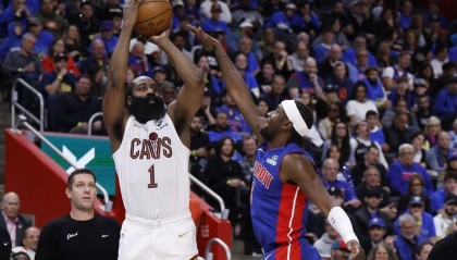哈登30分6失误米切尔加时7分 CC39+9骑士加时胜活塞3-2